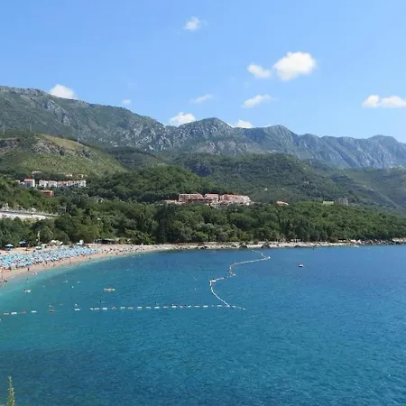 Seaside Serenity Beautiful In Becici, Apartment Budva